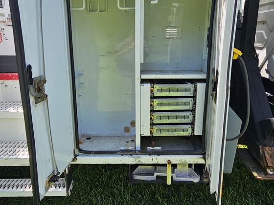 Large utility compartment